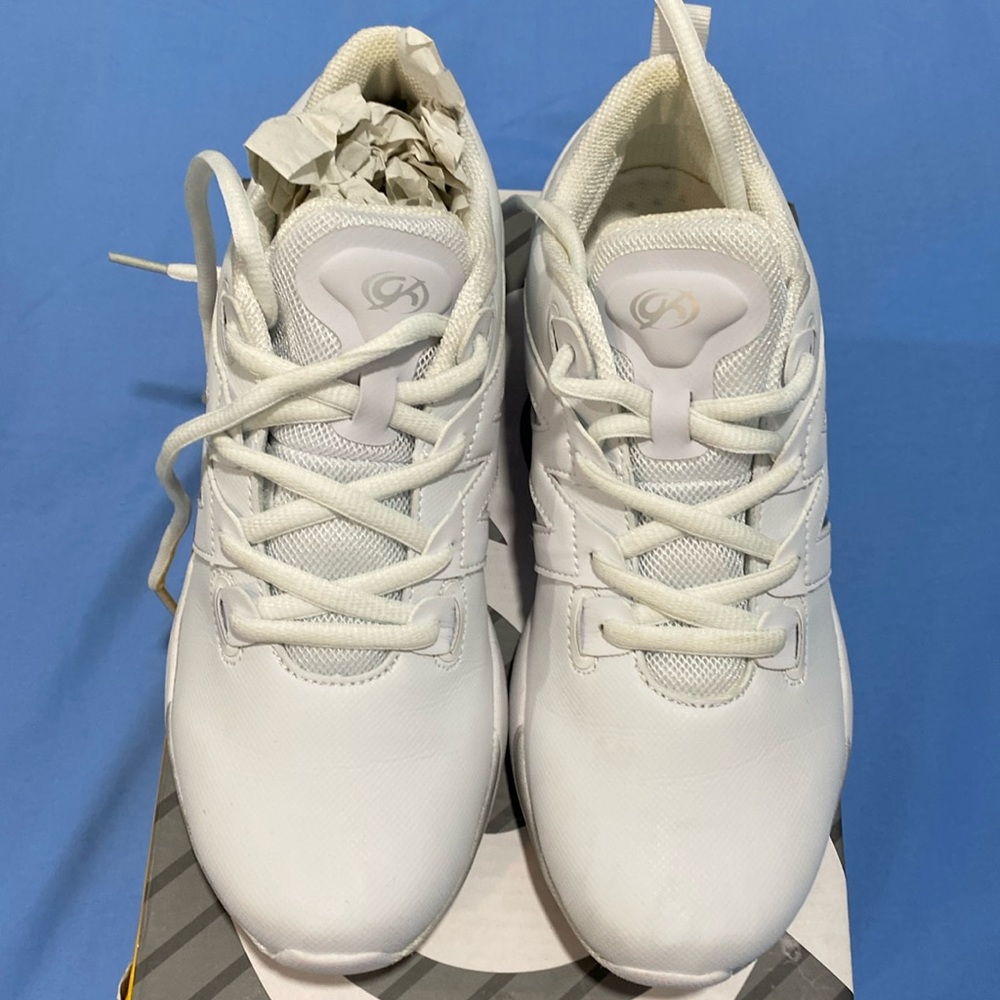 Cheer shoes